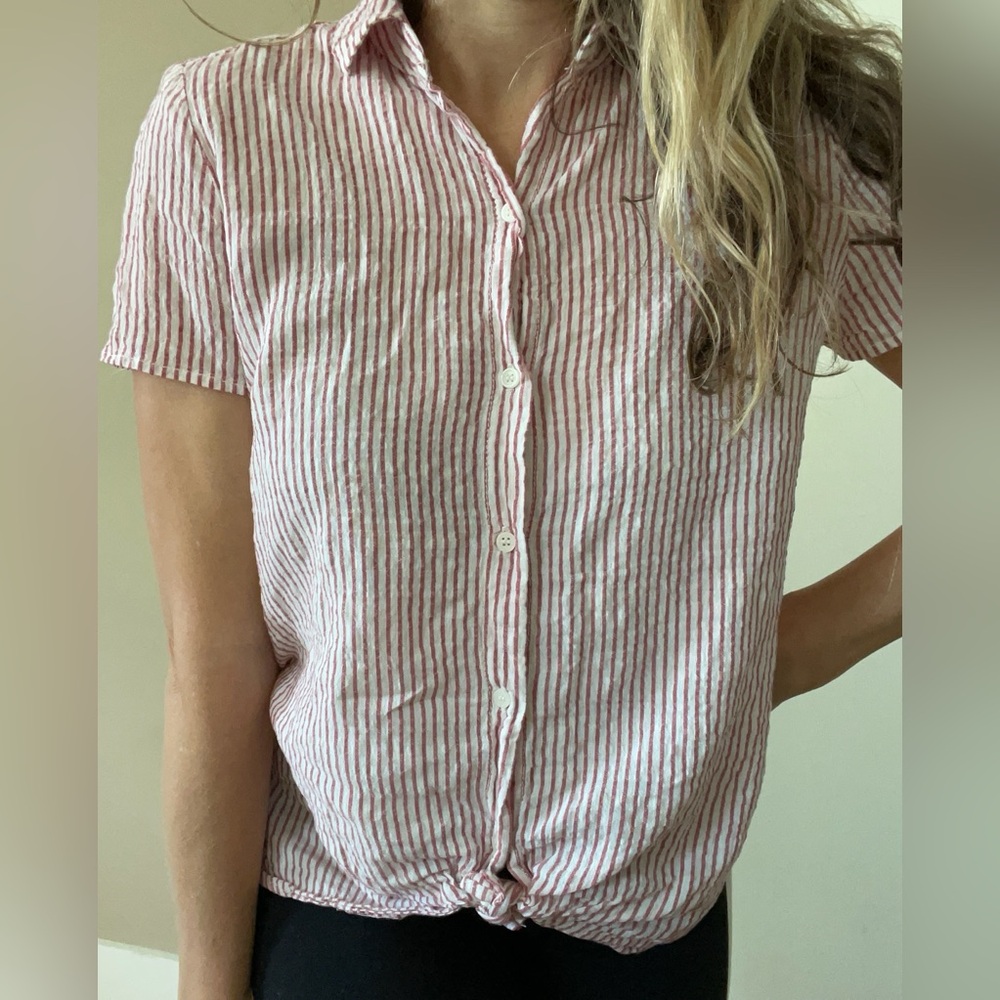 Max Studio seersucker striped top. Small. Easy breezy
